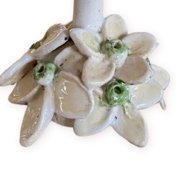 KERAMIKFLAG MED PINSELILJER  - 8 cm